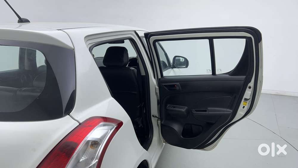 Maruti Suzuki Swift 1.2 Lxi (o), 2017, Petrol