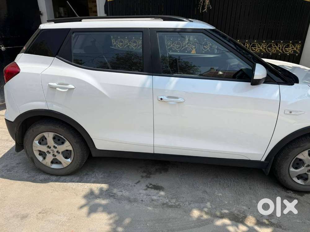 Mahindra Xuv300 2024 Petrol Well Maintained