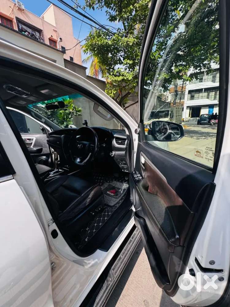 Toyota Fortuner Auto 4×4  Shrm Track Non Accident New Tyres N Battery