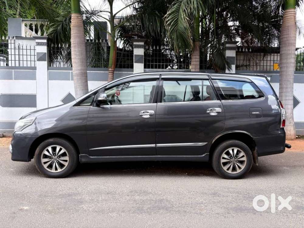 Toyota Innova 2.5 V 8 Str, 2015, Diesel