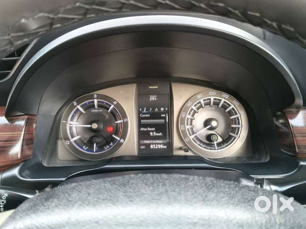 Toyota Innova Crysta 2.4 Vx Mt, 2016, Diesel