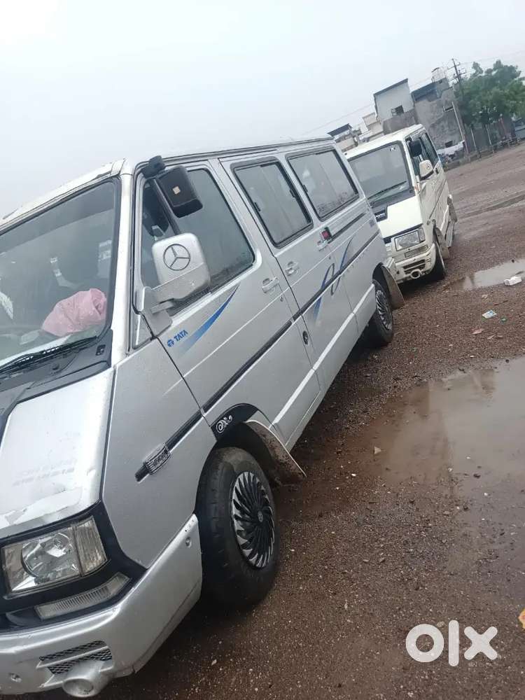Tata Winger Deluxe