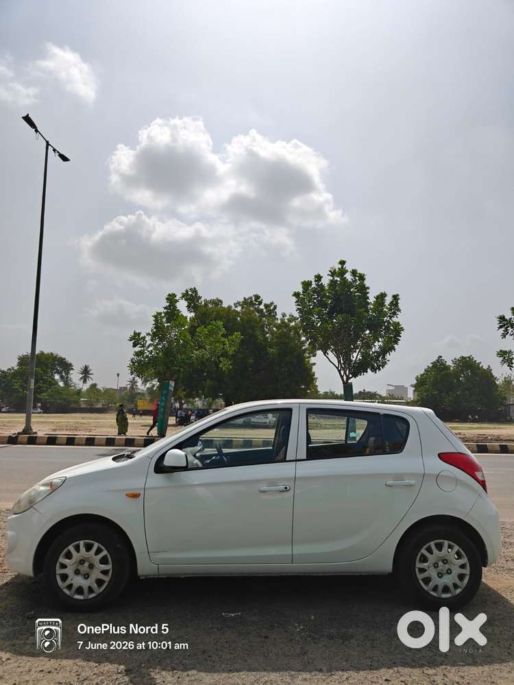 Hyundai I20 Magna 1.2 Mt, 2010, Petrol