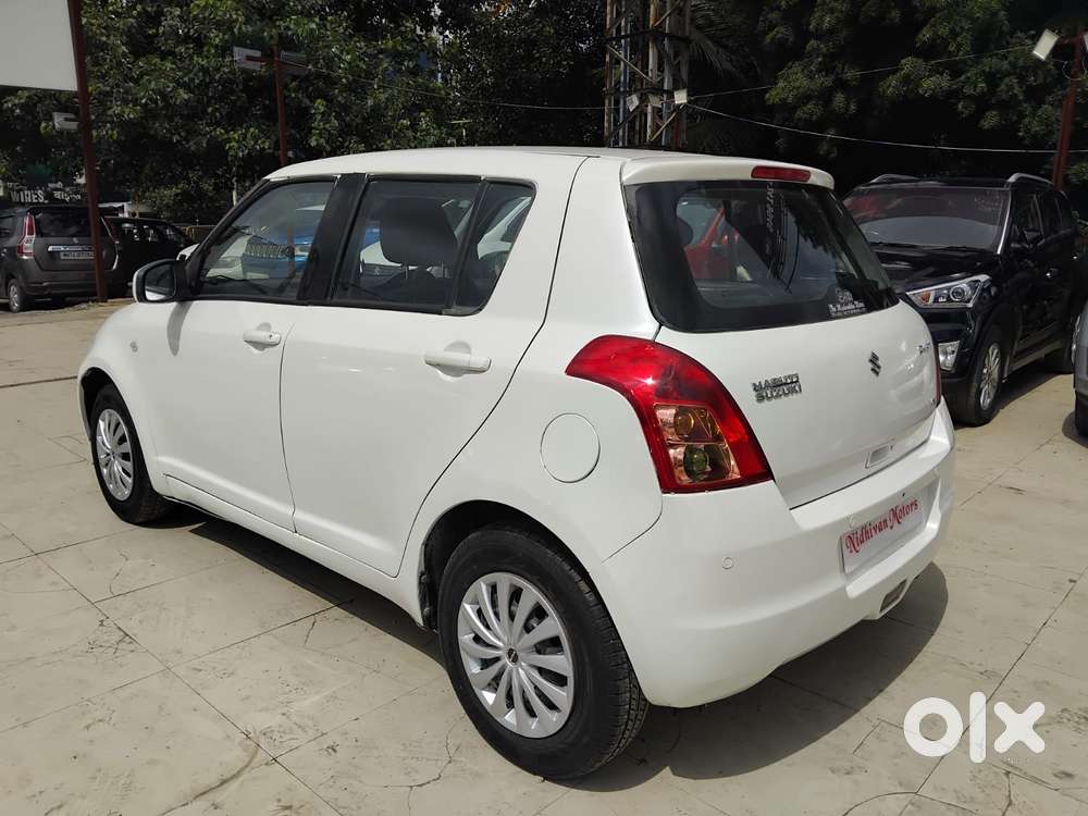 Maruti Suzuki Swift Vxi 1.2 Abs Bs-iv, 2011, Petrol