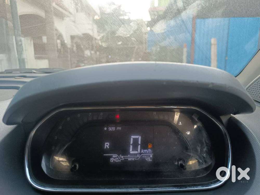 Tata Tiago 1.2 Revotron Xm, 2025, Petrol