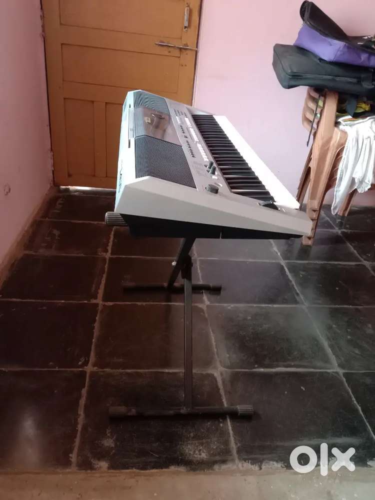 YAMAHA psr I455 in best condition