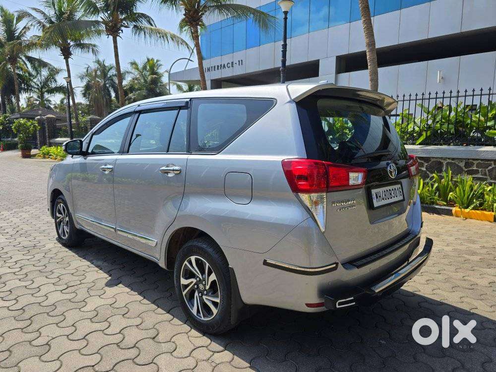 Toyota Innova Crysta 2.4 G Plus Mt 8 Str, 2024, Diesel