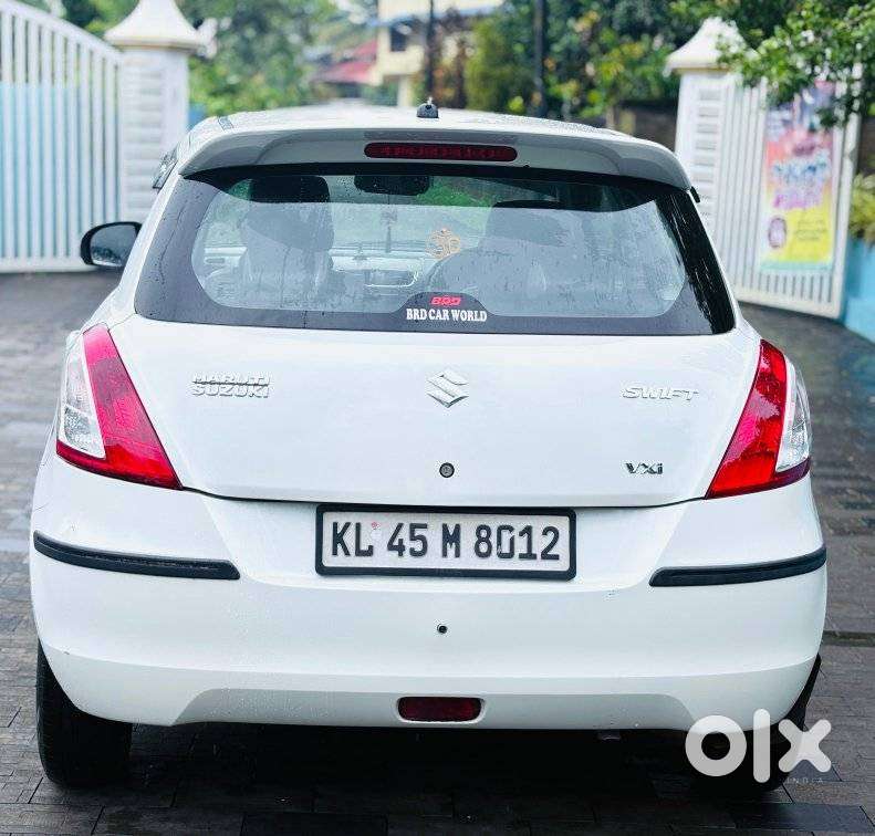 Maruti Suzuki Swift Vxi Optional, 2016, Petrol