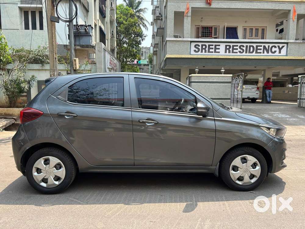 Tata Tiago 1.2 Revotron Xt (o), 2021, Petrol