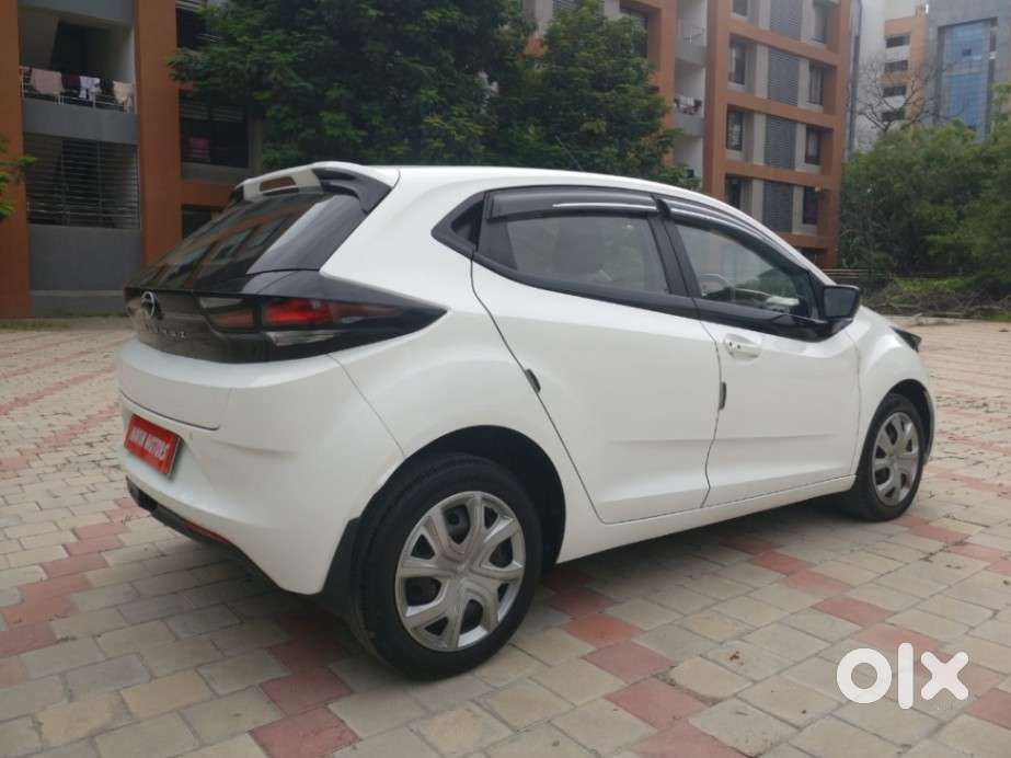 Tata Altroz, 2022, Petrol