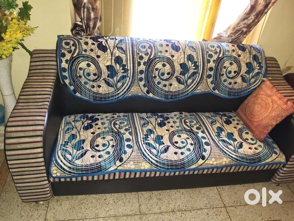 Sofa set 5 seater (3+1+1) for sale in budharaja, Sambalpur