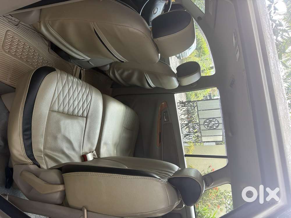 Toyota Innova V 2010 Model