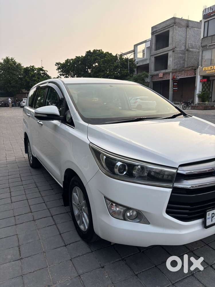 Toyota Innova Crysta 2.4 Vx Mt, 2016, Diesel