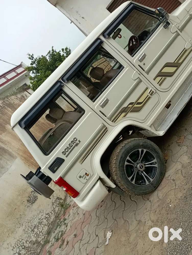 Mahindra Bolero Neo Plus 2012