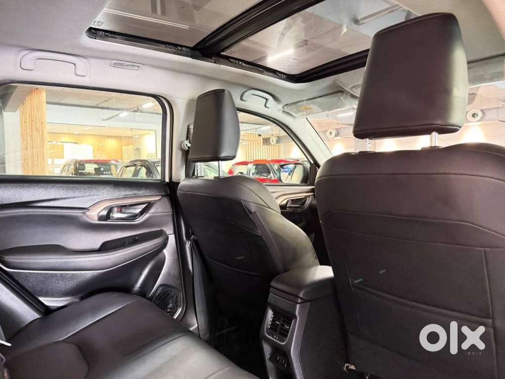 Maruti Suzuki Grand Vitara 1.5 Alpha Plus Intelligent Hybrid Ecvt, 2..