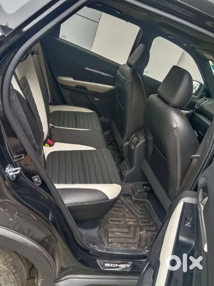 Kia Sonet 2025 Petrol 3853 Km Driven