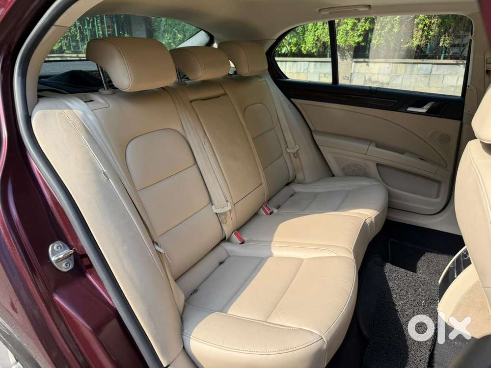 Skoda Superb [2014-2016] 1.8 Style Tsi At, 2015, Petrol