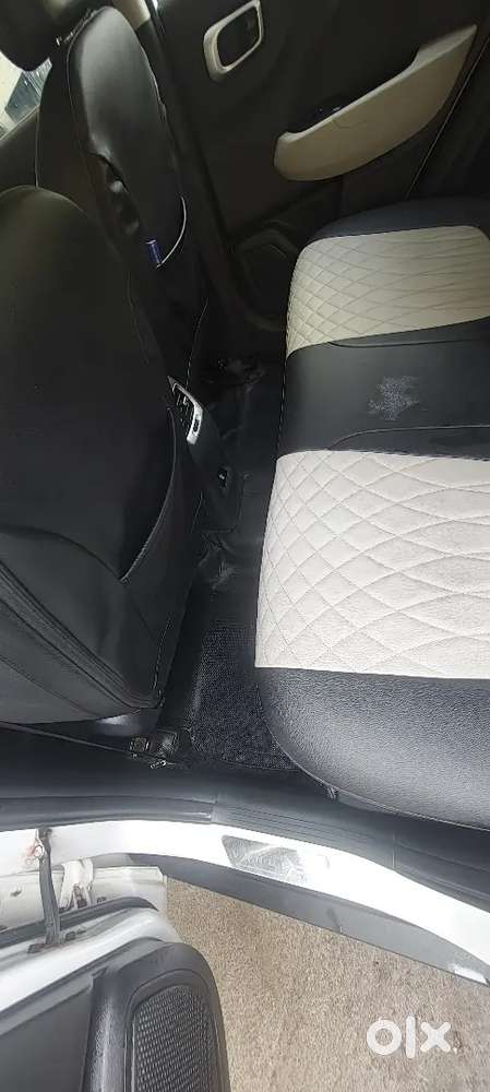 Hyundai Venue 1.2 Plus 2025 Manual