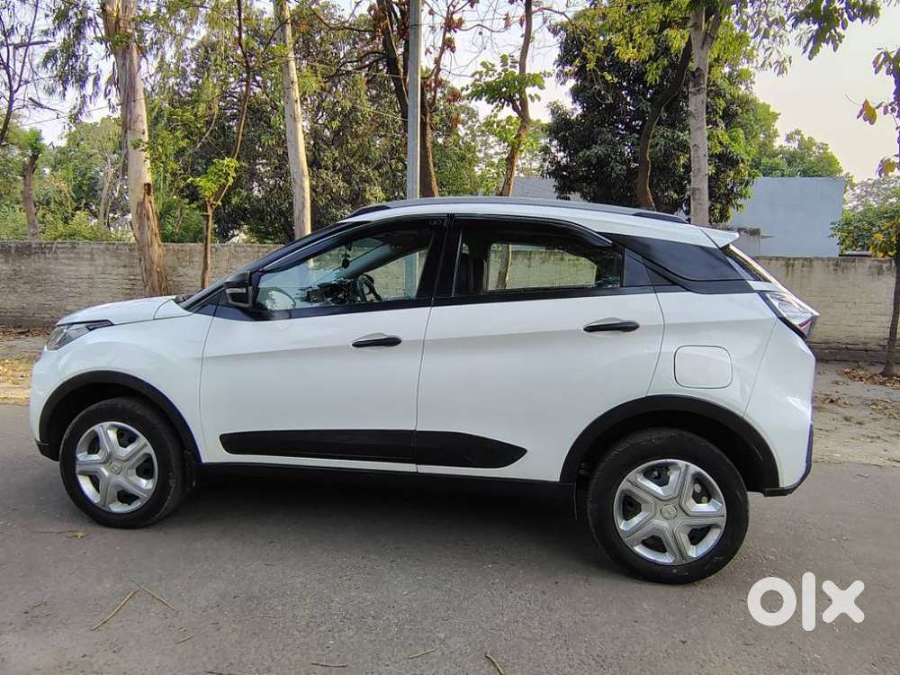 Tata Nexon 1.2 Revotron Xm Plus (s), 2023, Diesel