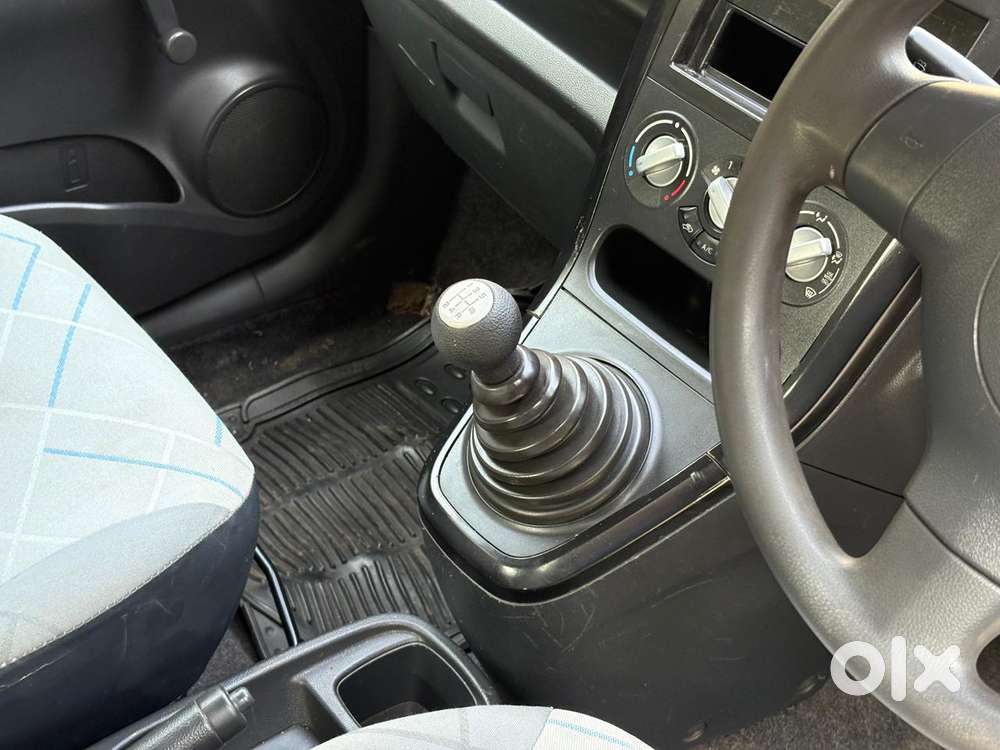 Maruti Suzuki Ritz Lxi, 2011, Petrol