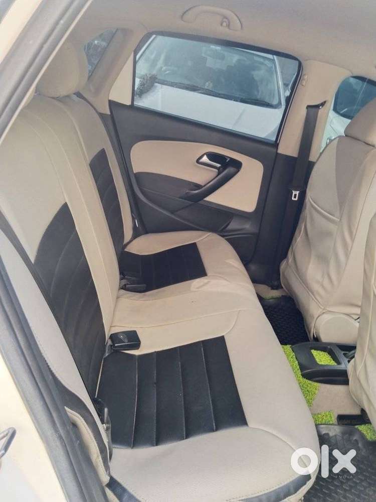 Volkswagen Polo Petrol Highline 1.6l, 2013, Petrol