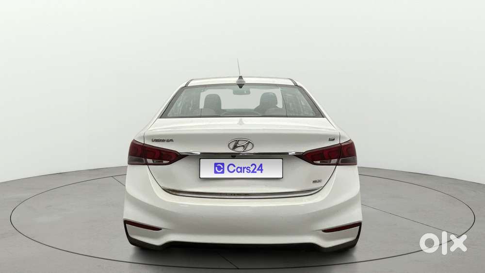 Hyundai Verna 1.6 Vtvt Sx, 2019, Petrol