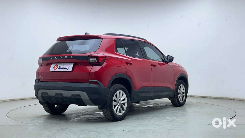 Skoda Kylaq Signature, 2025, Petrol