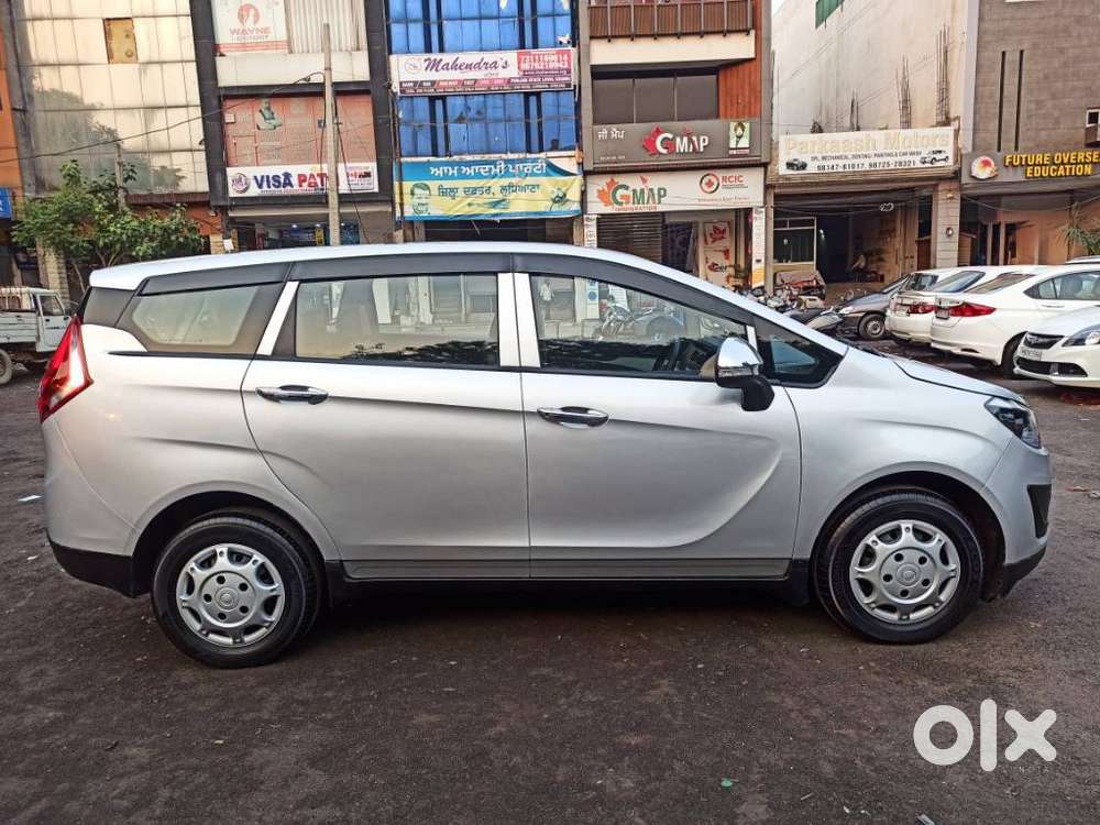 Mahindra Marazzo