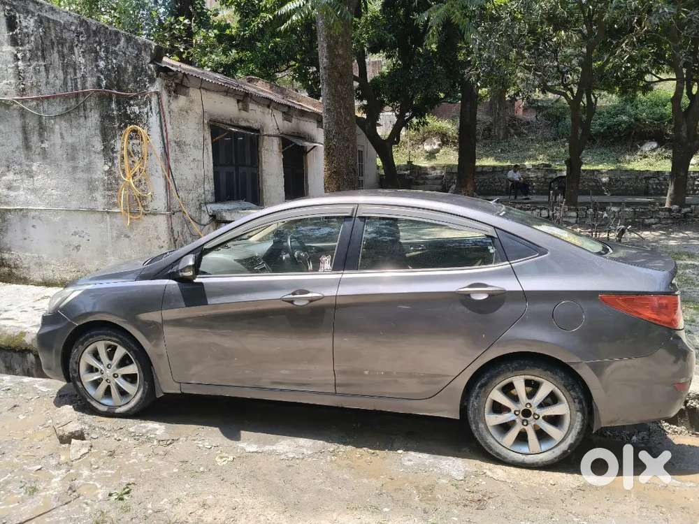 Hyundai Verna 2012