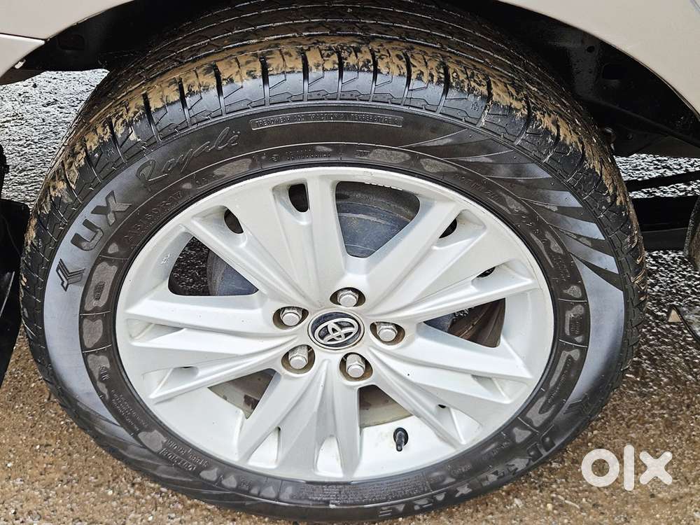 Toyota Innova Crysta 2016 Diesel Well Maintained