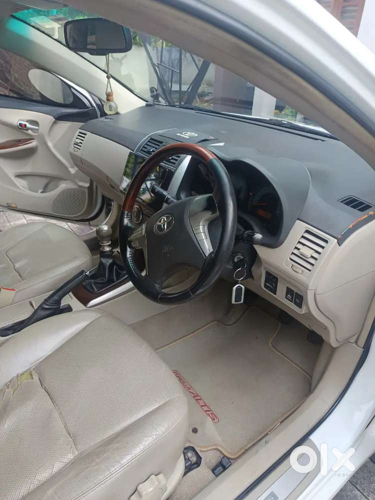 Toyota Corolla Altis 2010-2013 Diesel