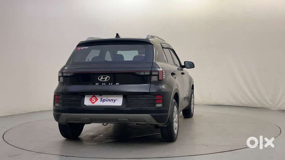 Hyundai Venue 1.2 S (o), 2022, Petrol