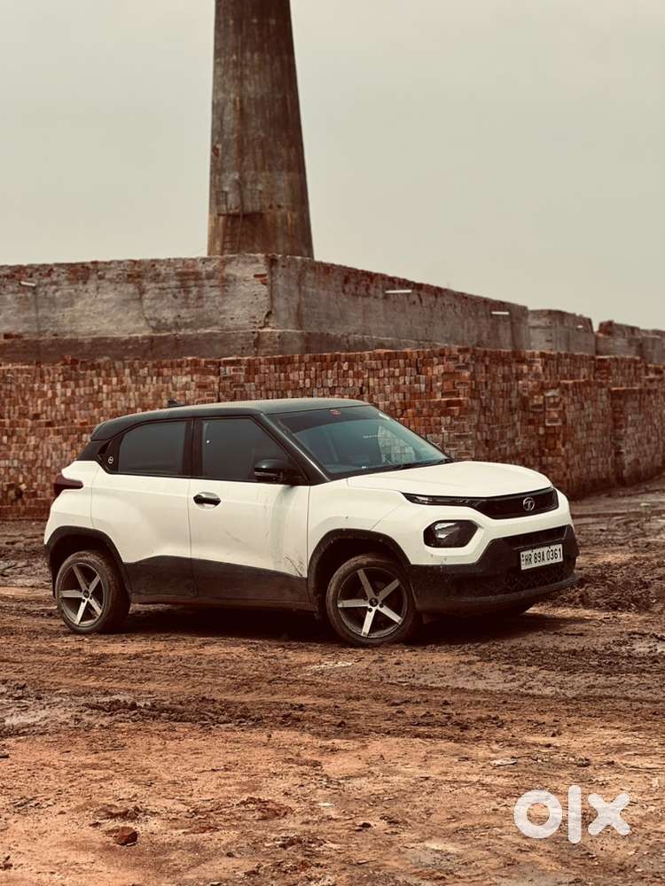 2023 Tata Punch Rhythm Icng