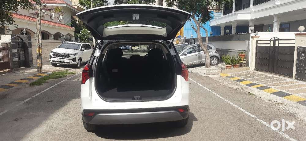 Mahindra Xuv700 2.2 Ax 5 Diesel At Str, 2024, Diesel