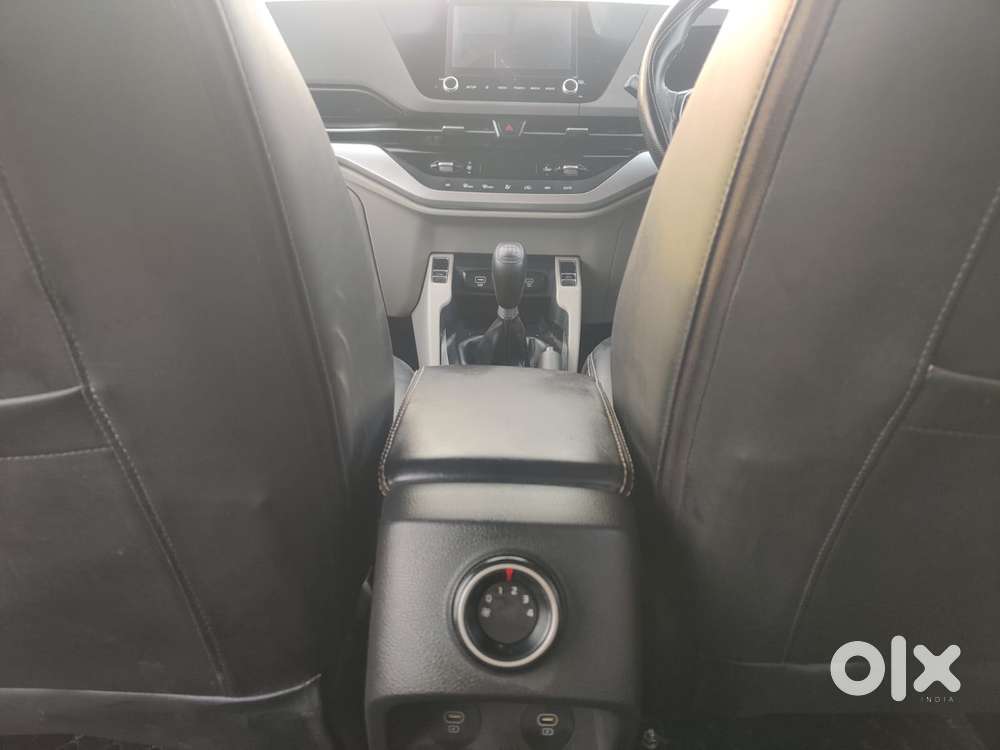 Kia Carens 1.4 Prestige Plus Turbo 7 Str, 2023, Diesel