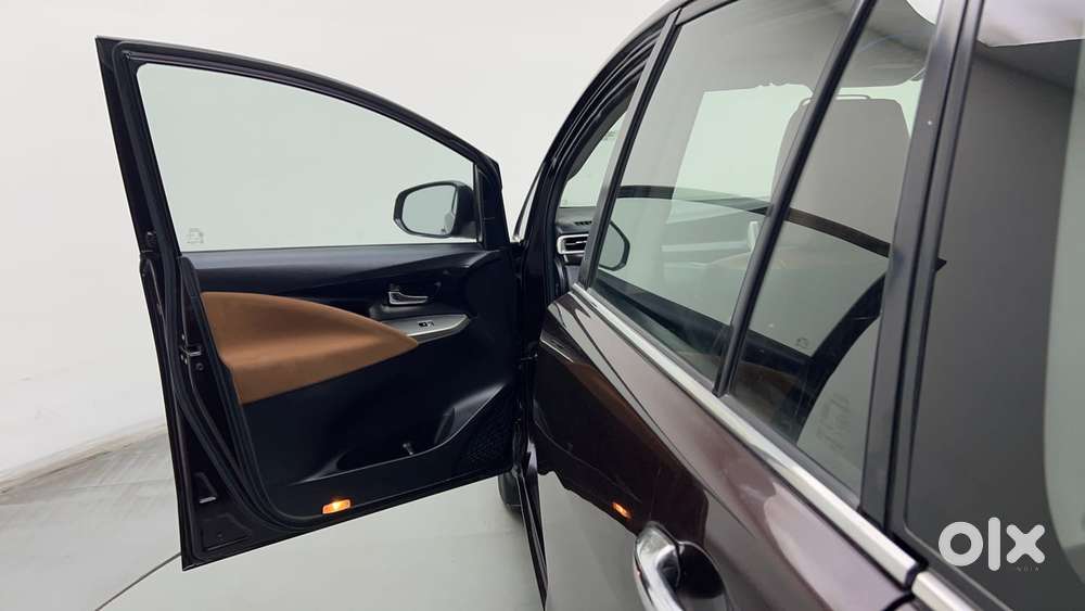 Toyota Innova Crysta 2.7 Zx At, 2017, Petrol