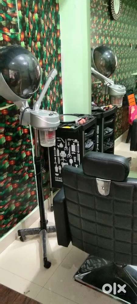 Sale beauty parlour items