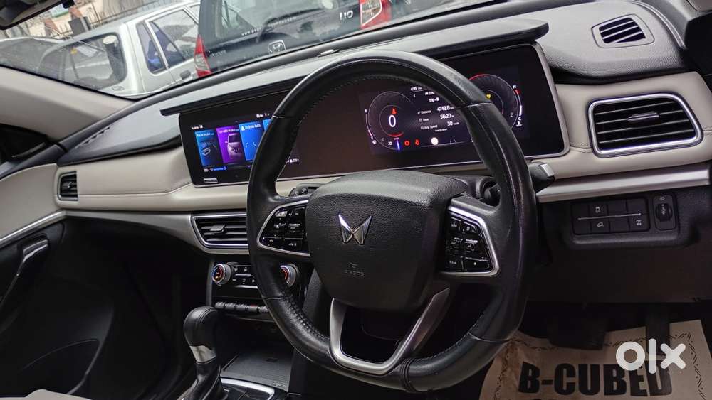 Mahindra Xuv700 2.2 Ax 7 Diesel At Luxury Pack Str, 2022, Diesel