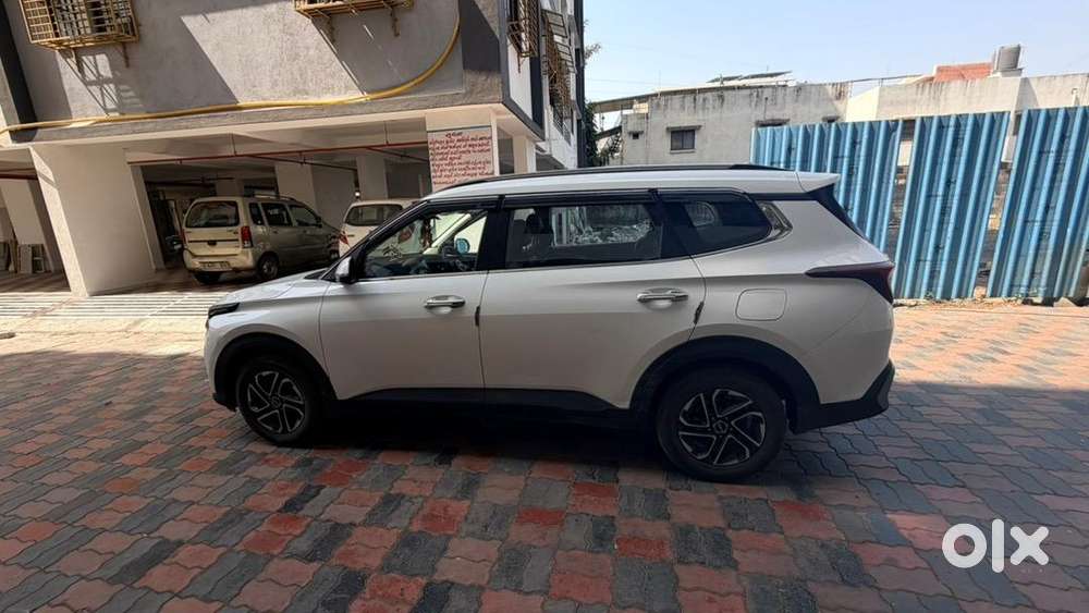 Kia Carens 2023 Petrol Good Condition