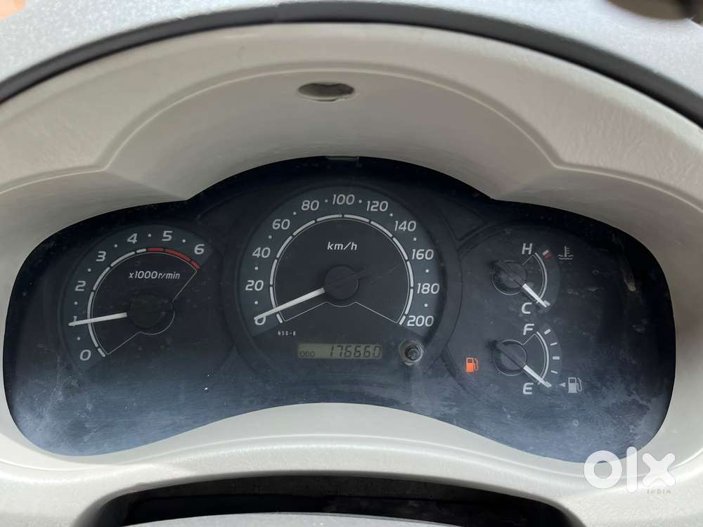 Toyota Innova 2.5 G (diesel) 8 Seater, 2011, Diesel
