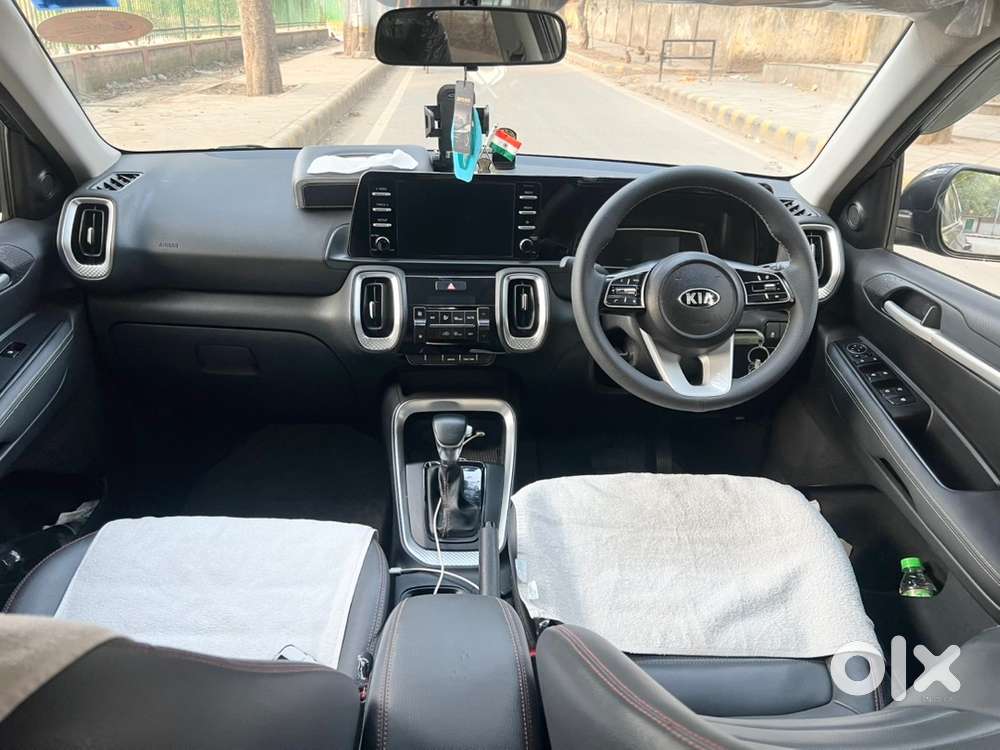 Showroom Condition Kia Sonet Petrol 2021, Driven 41500 Kms In  7.05 L