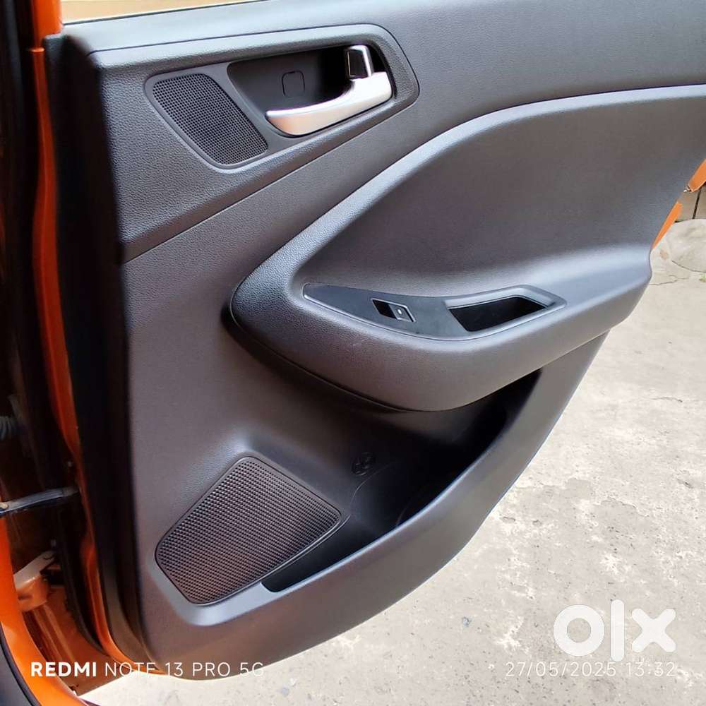 Elite I20 Sportz Plus Dual Tone