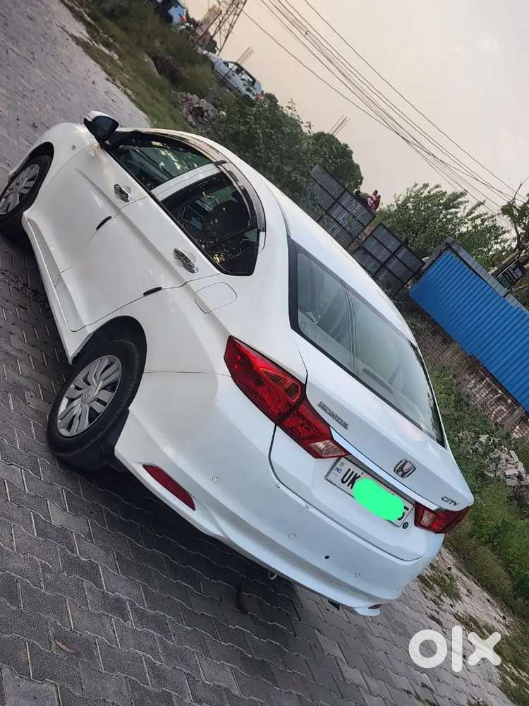 Honda City Diesel 
1st Owner 
Dono Key 
Power Steering 
Power Windows