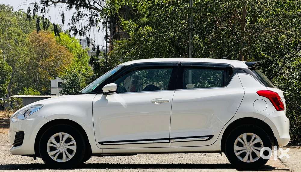 Maruti Suzuki Swift Vxi Optional, 2022, Petrol