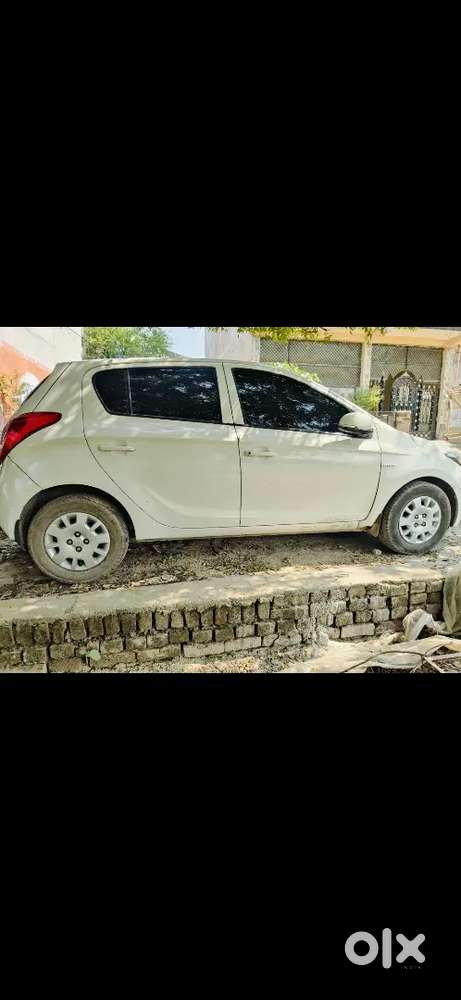 Hyundai I20 2012 Petrol 70700 Km Driven