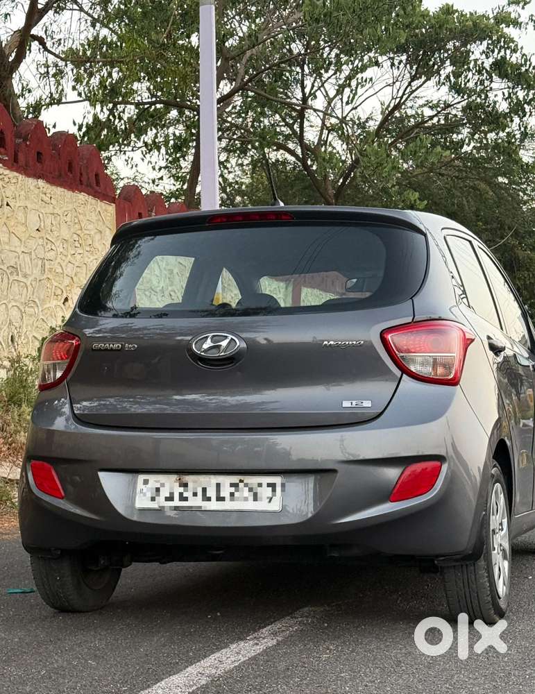 Hyundai Grand I10 Sportz Edition, 2015, Petrol