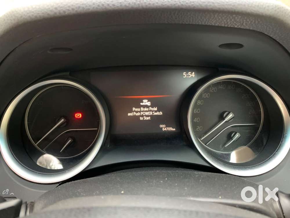 Toyota Camry Hybrid 2021