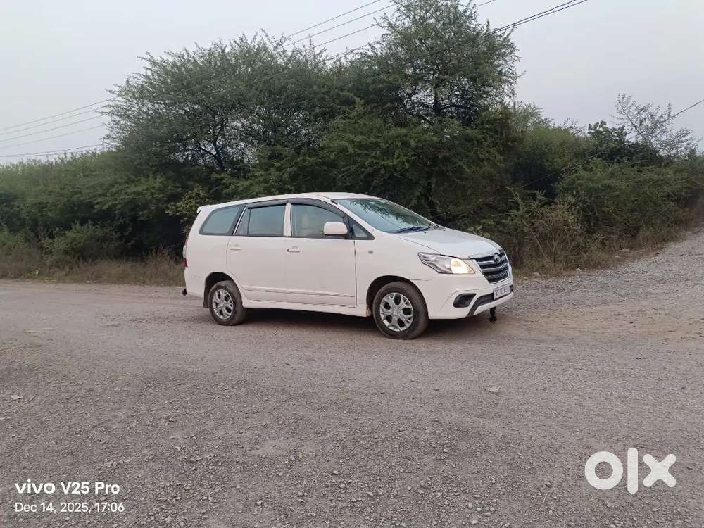 Toyota Innova 2015 Diesel 145600 Km Driven