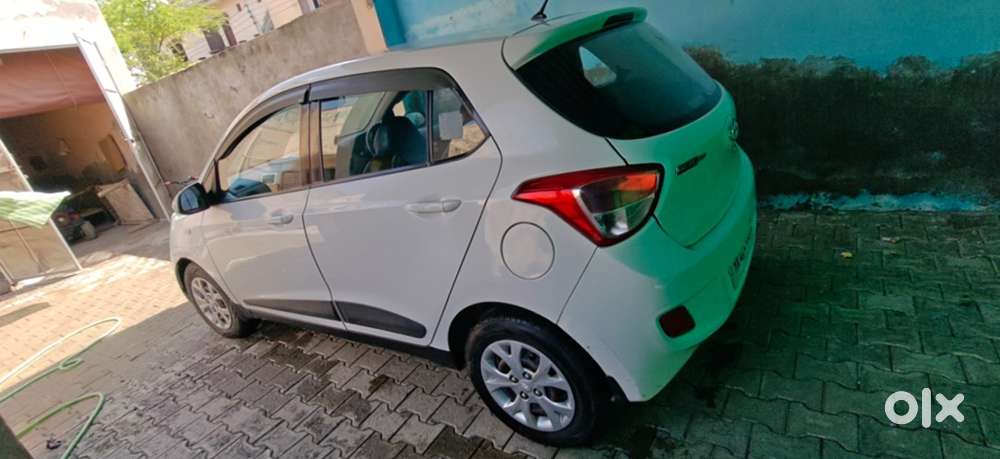 Hyundai Grand I10 2016 Cng & Hybrids Well Maintained