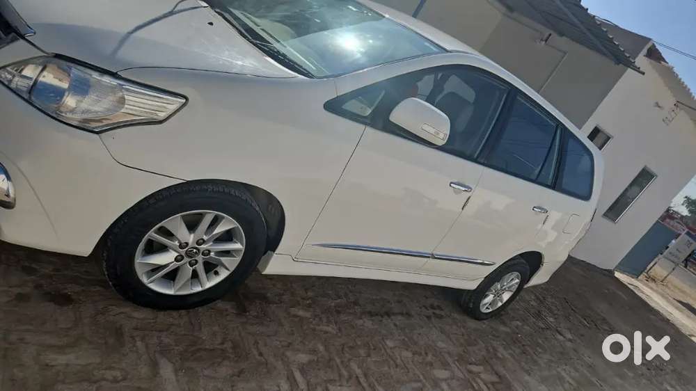 Toyota Innova 2014 Diesel Well Maintained